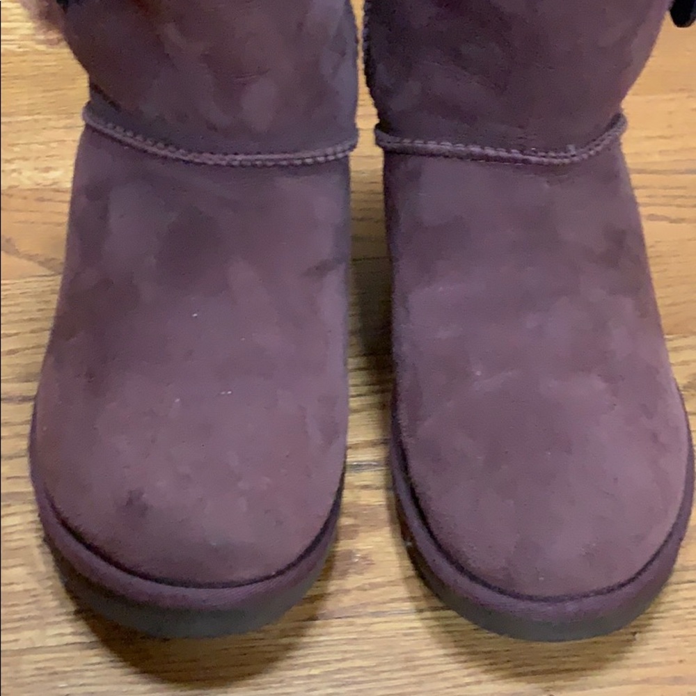 Ugg Size 7 - image 5
